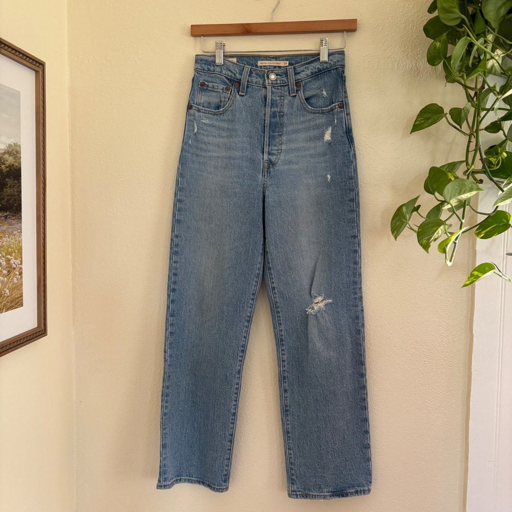 Levi's premium ribcage straight ankle jeans light wash distressed size 24